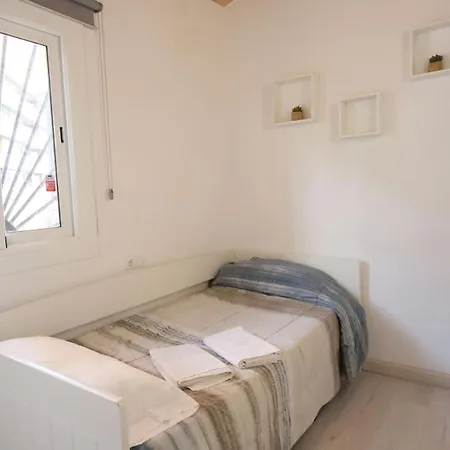 Flateli Santa Eugenia 22 * 지로나